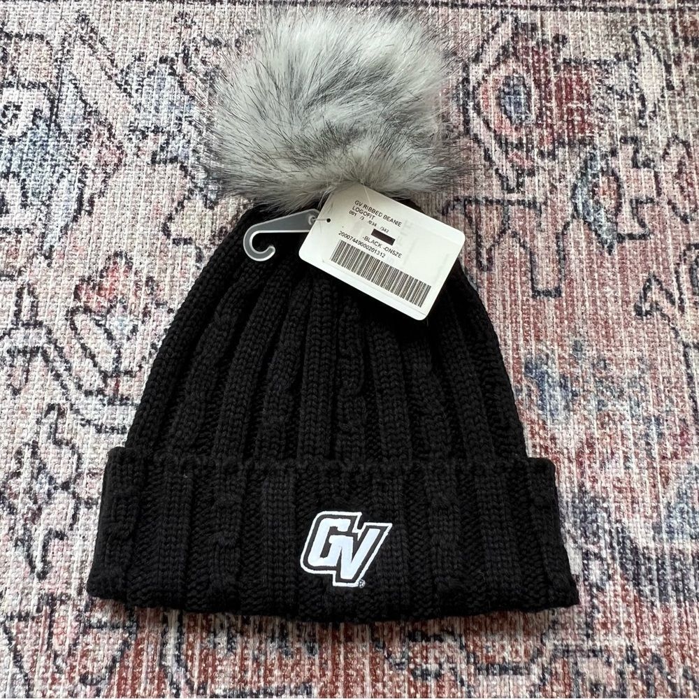 GV Grand Valley State University NWT Ribbed Black Knit Beanie Hat Fur Pom GVSU